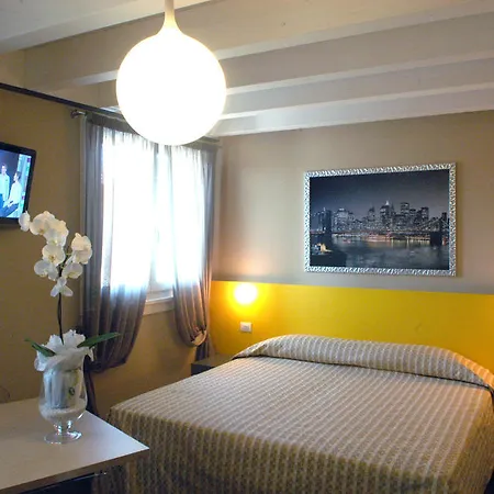 ゲストハウス Affittacamere Sale E Pepe カヴァイオーン・ヴェロネーゼ